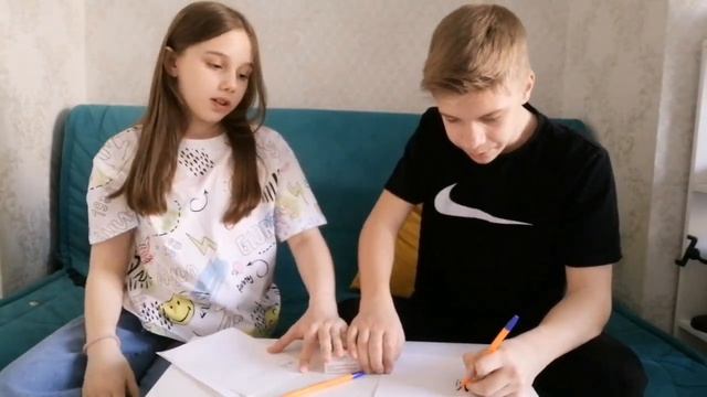 Кто ПОСЛЕДНИЙ Отпустит Руку От AIRPODS Получит Их! смотреть онлайн