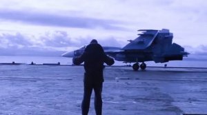 Су-33.