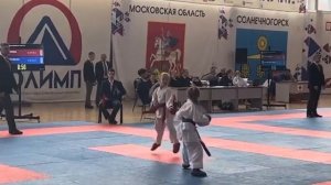 Шустрая девчонка))))