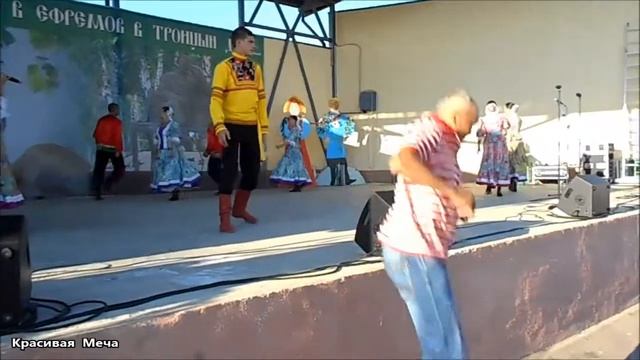 Песня "Гуляй, Россия". Анс. "Становляне" и Иван Немченко. Троица, город Ефремов. смотреть онлайн
