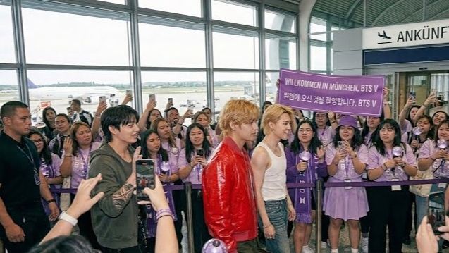 Тэхён и BTS официально прибыли в Мюнхен! На радость немецким арми! смотреть онлайн