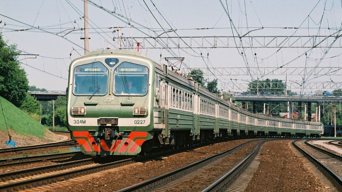 Поездка по Ярославскому направлению на ЭД4М-0227 смотреть онлайн