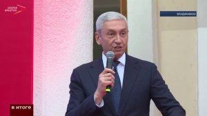 Борис Джанаев вручил красные дипломы выпускникам СОГУ