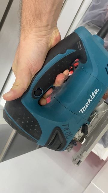 Лобзик Makita смотреть онлайн