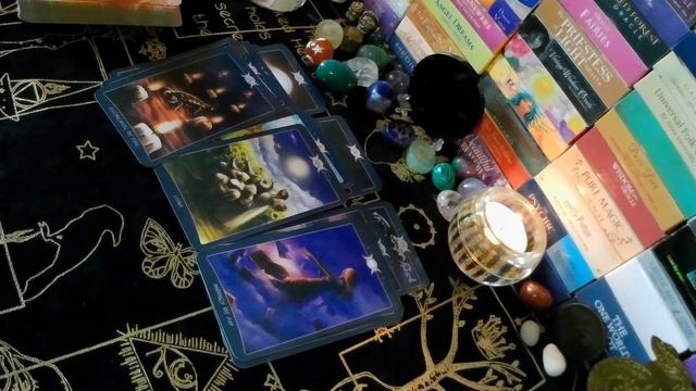 ❕ДУХИ УМЕРШИХ РАСКРОЮТ ТАЙНОЕ ДЛЯ ВАС👁🗨🔮 таро расклад смотреть онлайн