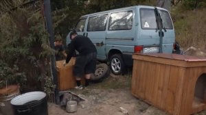 бомжи достали 6 тачек из мусора.находка года
