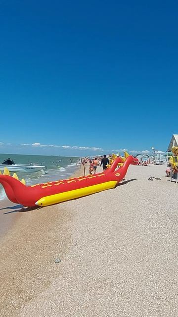 Должанка,11 июля 2026.Небольшая волна,медуз нет.вода теплая,народу много