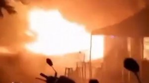 Пожар произошел в баре в Бангкоке, не менее 27 человек погибли, передает Associated Press.