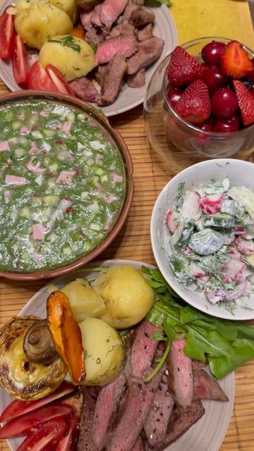 Жизнь хороша, когда ешь не спеша)))
#обед #едимвкусно #окрошка #стейк #хорошийдень