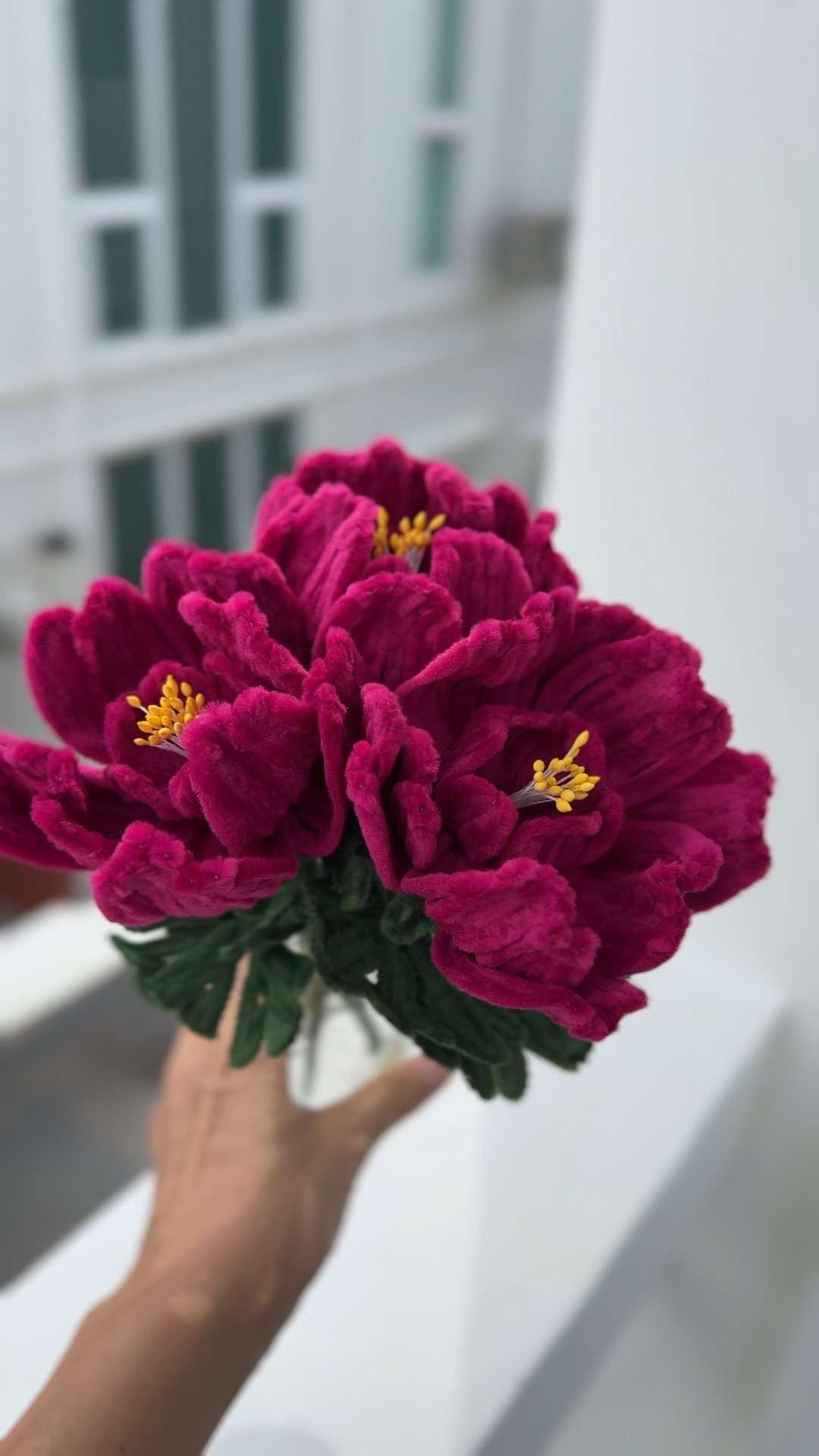 Милые цветы из пушистой проволоки 🌺