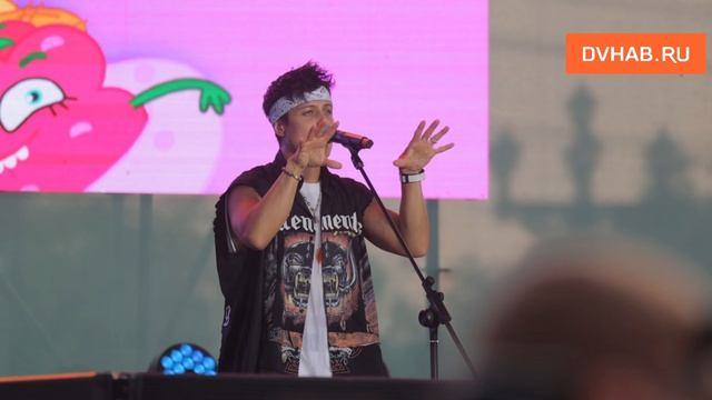 Хабиб спел со школьницей «Ягоду-Малинку» на «АмурФесте» смотреть онлайн