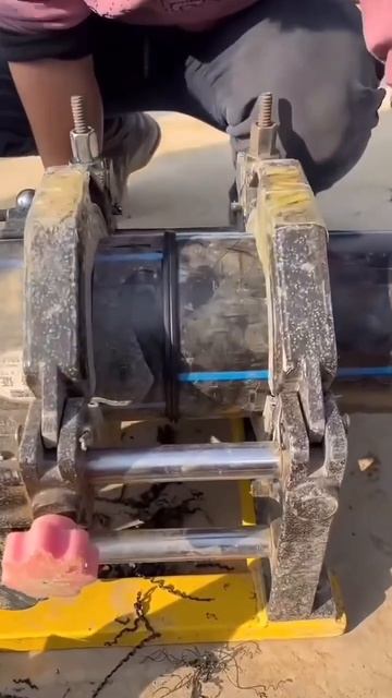 Сварка двух труб, надежно.