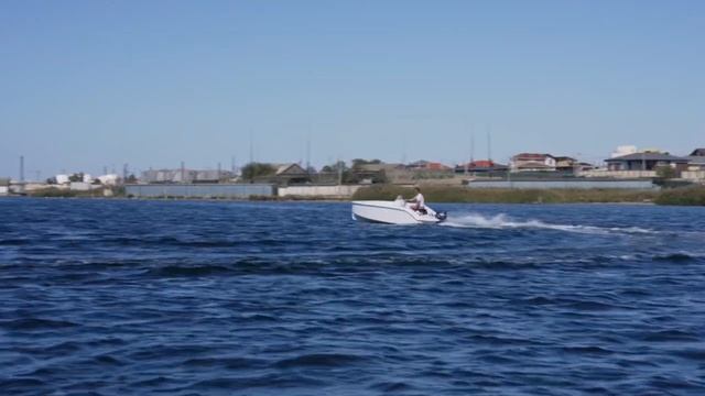Экомарин 4.2 L с мотором 9.8 л.с. смотреть онлайн