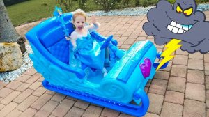 Disney «Холодное сердце»: катание на санях и спасение игрушек