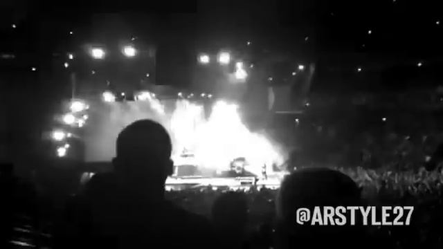 Waiting For The End [Live From The A Thousand Suns World Tour 2011] - Linkin Park смотреть онлайн