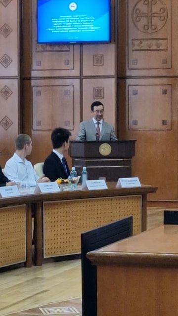 Глава РС (Я) Айсен Николаев о посещении Малой Академии наук РС (Я) и встрече с участниками XVI МИШ