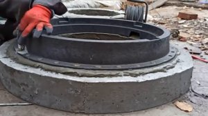 Устанавливаю канализационные люки