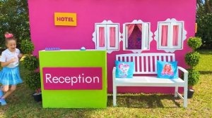 Настя и Папа веселятся в Амстердаме