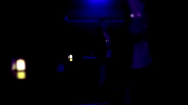 женя остряков я девушек люблю я всех то вас люблю каер на песню киркорова я гость просто луный дождь