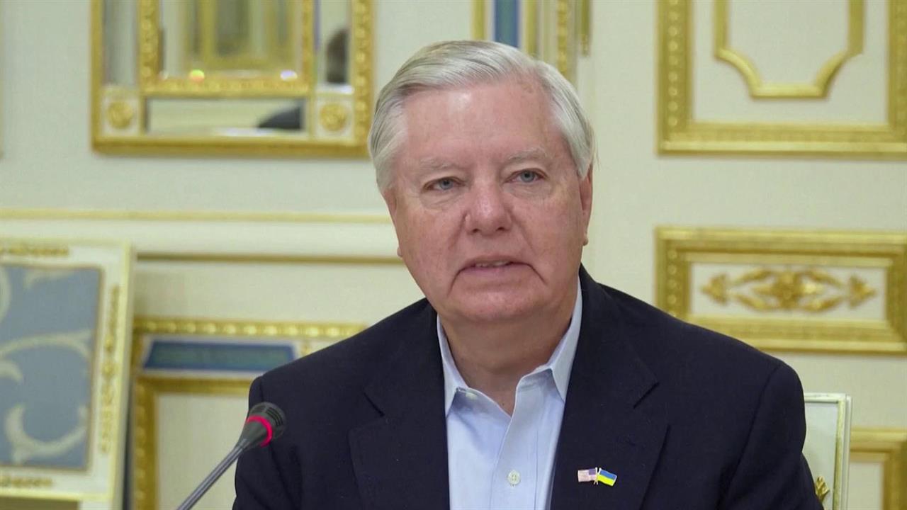 Американский сенатор Линдси Грэм скоропостижно скончался от остановки сердца на 72-м году жизни. смотреть онлайн