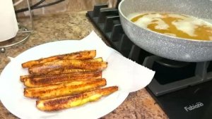 Кабачки жареные брусочками.