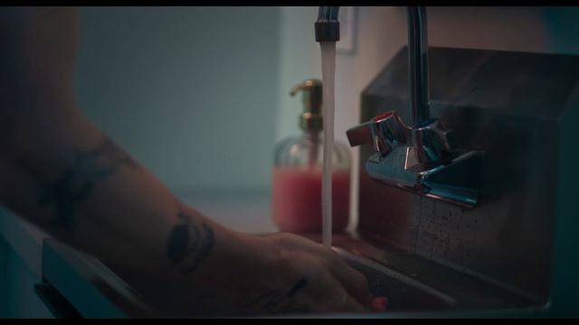 Медведь 4 сезон 1 серия / The Bear смотреть онлайн