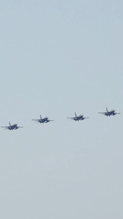 4 X F-16