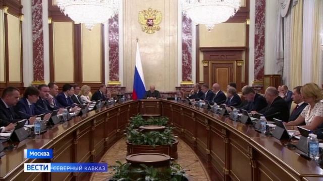 Более 4,4 млрд рублей дополнительно выделят Дагестану и Чечне на восстановление жилья после паводков смотреть онлайн