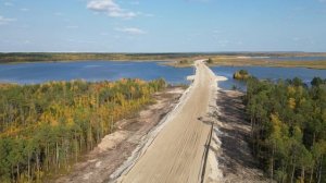 Осенняя тайга на подъезде к Сургутскому мосту