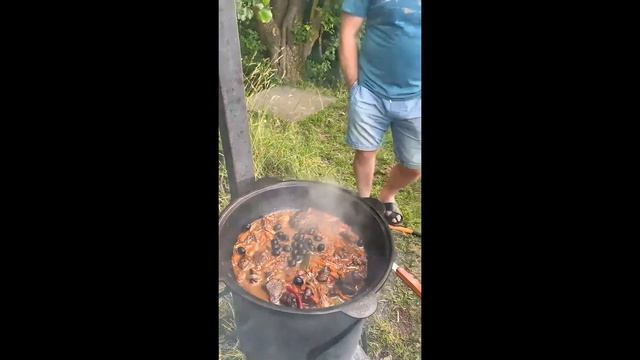 Выпуск 2000! Готовим Daube Monégasque (Монако в простонародие) в казане смотреть онлайн