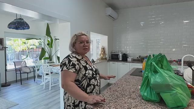 Курбанова - Ходила к сыну на квартиру 😪 Забрала лампу . Не ценит мой труд 😔 смотреть онлайн