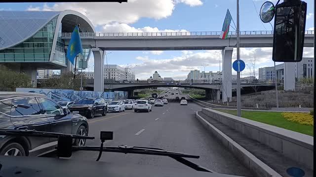 На автобусе по центру Астаны