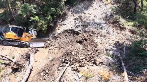 ＂DANGER! MASSİVE BULLDOZER Fighting Forest Landslide to Build a Road on the Edge of a Cliff!＂