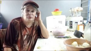 Могла и не вернутся домой / Закрыла компот.