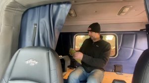 Ремонт Форд Бронко И закончил с салоном в Peterbilt 389