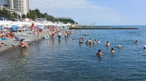 СОЧИ СЕГОДНЯ 🔥13 ИЮЛЯ 2026✅НАШЕСТВИЕ МЕДУЗ!😱ЦЕНТР СОЧИ ОНЛАЙН 🏖️ПЛЯЖИ МОРИСА ТОРЕЗА,МАЯК 🌊
