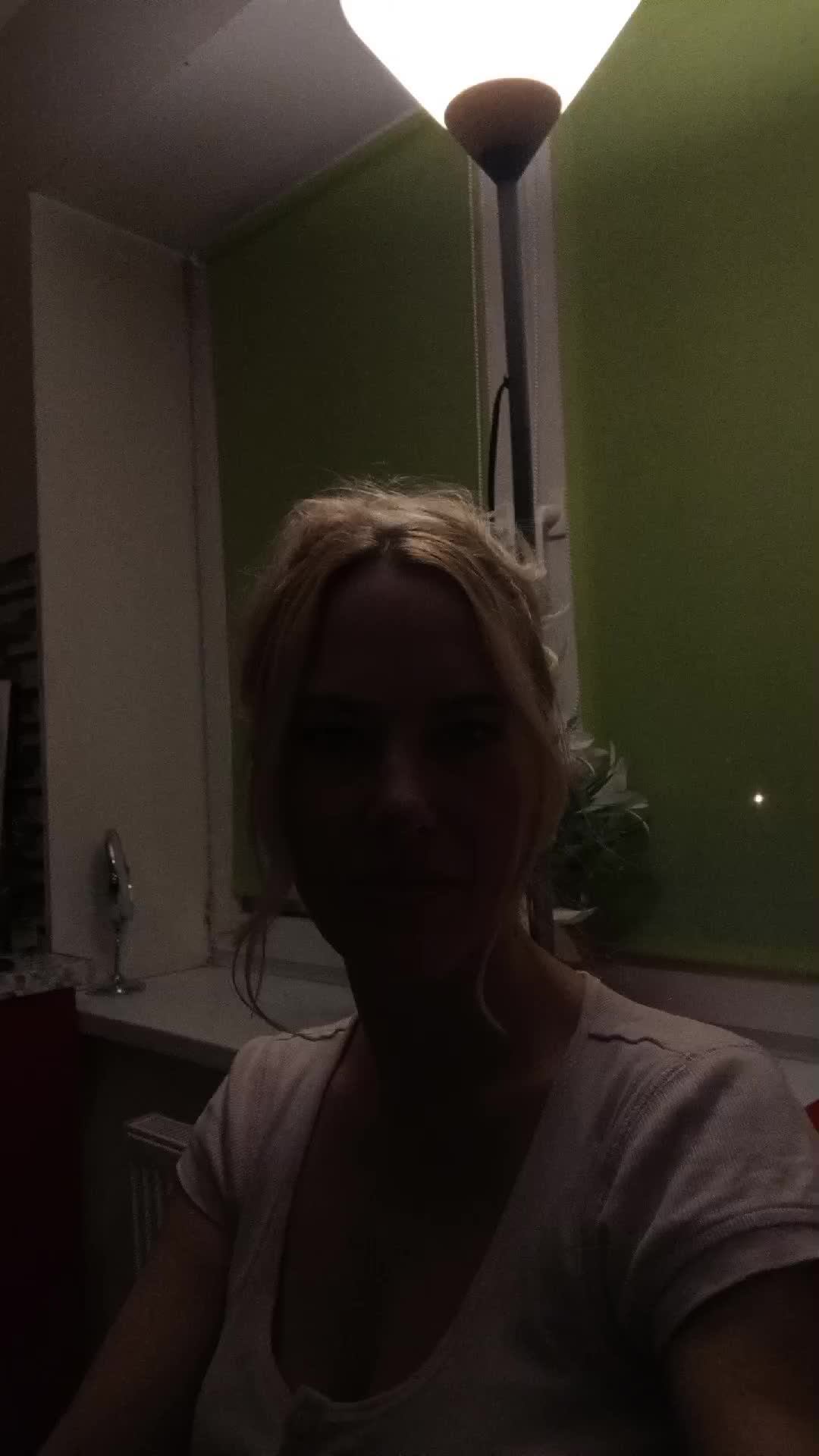 без названия 🤷♀️ смотреть онлайн