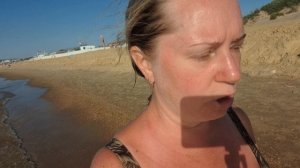 Я загорала топлес на катамаране а он меня так напугал