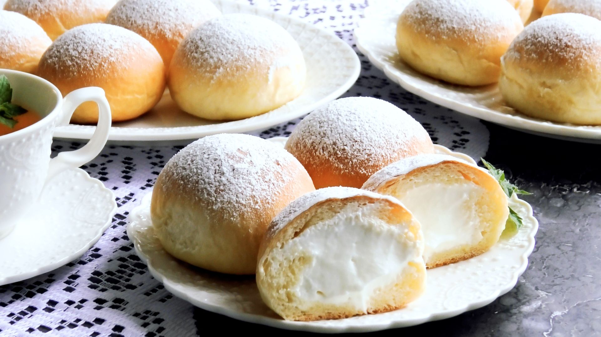 Итальянские булочки с кремом