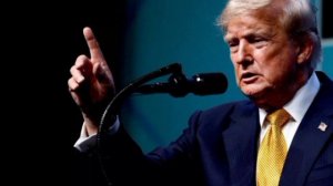 Трамп заявил, что США в ночь на вторник намерены нанести очень сильные удары по Ирану.
