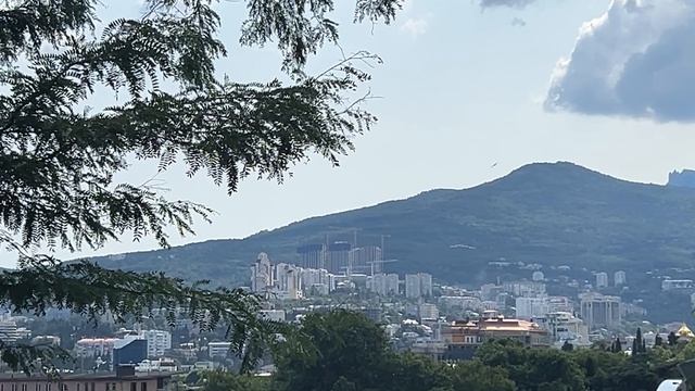 Ялта. По улице Руданского, от Московской до К.Маркса ул. 07.07.2026. Крым. Crimea. Yalta. смотреть онлайн