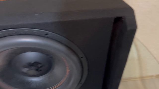 Мощный бас без заморочек: тестируем активный сабвуфер от DL Audio Piranha 15A V.2 Black смотреть онлайн