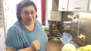 Всего по немногу/ Купили духи/ Моем канистры/  Готовлю / Говорим о том о сём/ Тушёная капуста/