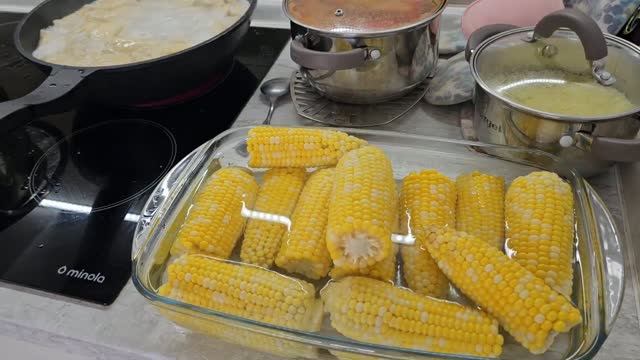 Сытники- Коля привёз подарки для бабушки! смотреть онлайн