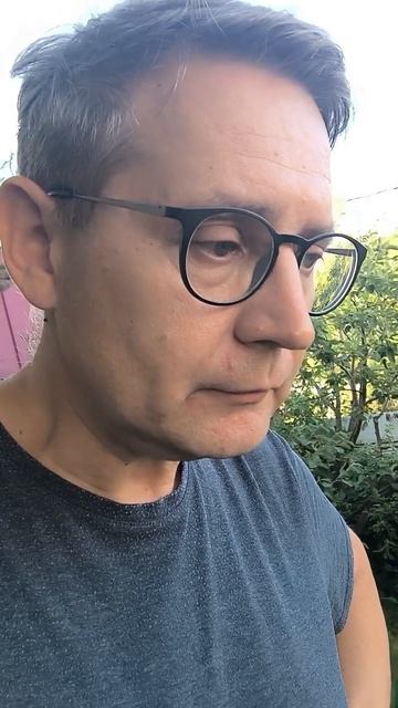 Почему сотовый мёд в рамке стоит дороже разливного