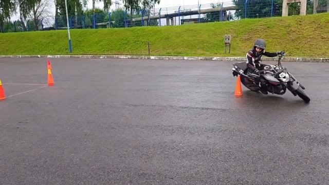 Gymkhana GP 2026/stage 3/Heat 1/слики, дождь, ~ +18-19 °/49,816s/Дарья Будагова/Yamaha MT03. смотреть онлайн