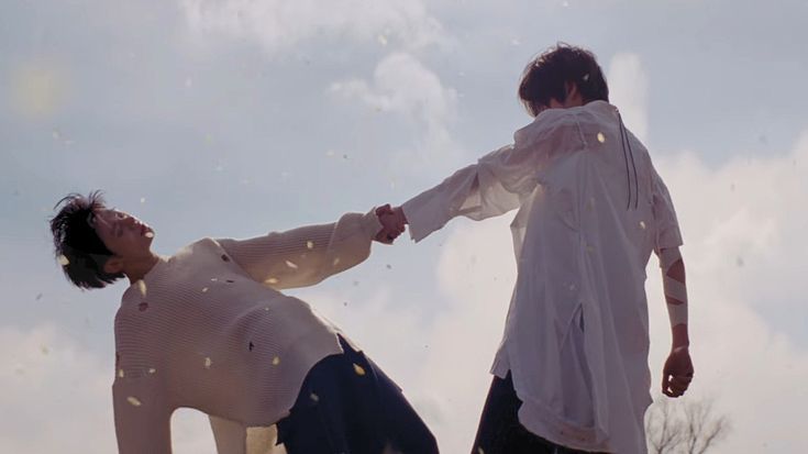 "DEJA VU" TXT MV смотреть онлайн