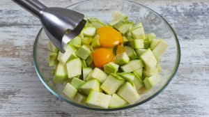 Просто взбейте КАБАЧКИ с ЯЙЦОМ Вкуснее, чем просто жареные! Едят даже те, кто кабачки не любит