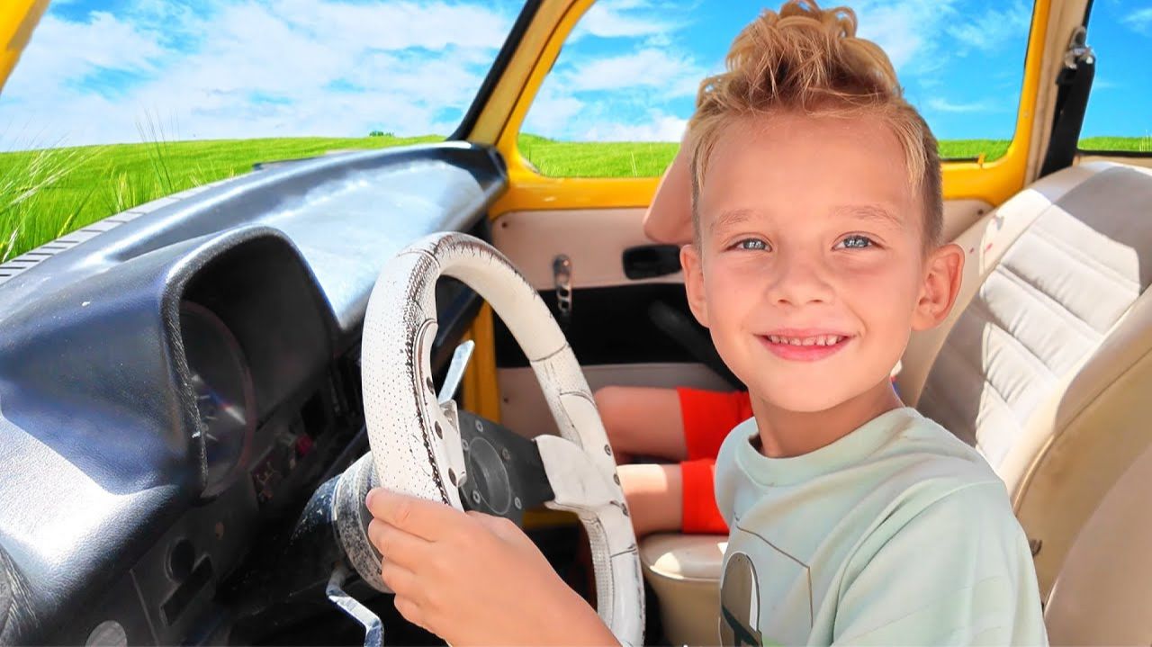 Песенка для детей про машинки. We are in the car Song смотреть онлайн