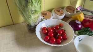 Салат из помидорок с подоконника